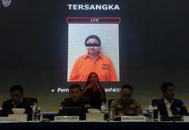 Polisi Menangkap Laras Faizati Karena Diduga Menghasut Massa Bakar Mabes Polri  