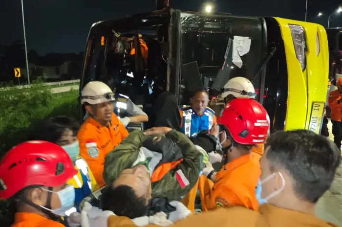 Bus Cahaya Trans Mengalami Kecelakaan di Tol Semarang, 15 Orang Tewas