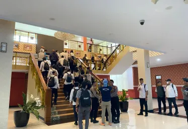 KPK Geledah Perkantoran Pemkab Bekasi Terkait  Kasus Bupati Ade Kuswara