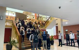 Tipikor KPK Geledah Perkantoran Pemkab Bekasi Terkait  Kasus Bupati Ade Kuswara