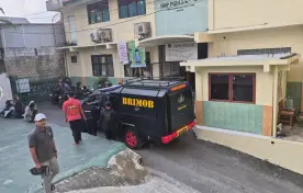 Nasional Polisi Pastikan Tidak Ada Bom di 10 Sekolah di Depok, Tetapi si Peneror  Tinggalkan Pesan 