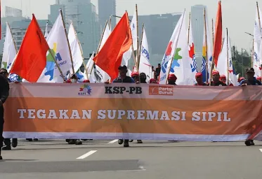  Hari Ini Ada Demo Buruh di Depan Gedung DPR Pengguna Jalan Diimbau Cari  Jalan Alternatif