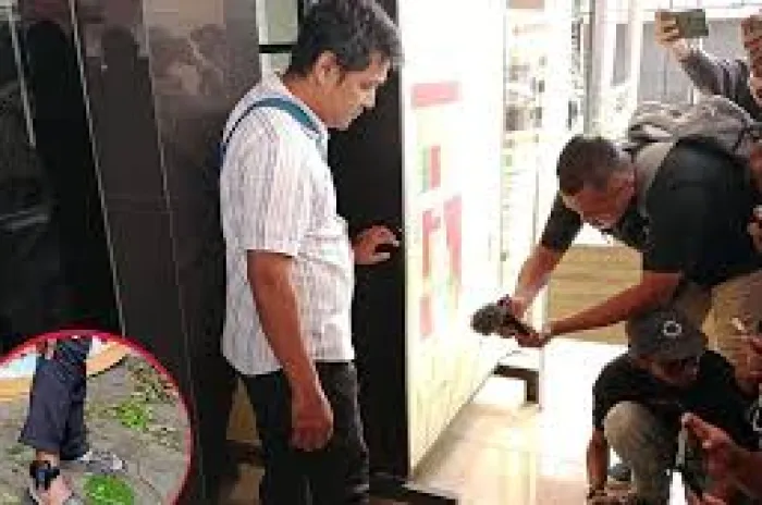 Gelang GPS  Dilepas Kejari Dari Kaki Hogi Minaya Yang Bela Istri Dijambret