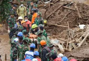 Masih Ada 9 Anggota TNI AL Korban Longsor Cisarua Yang Belum Ditemukan