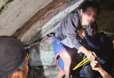 Camat Taniwel Timur Tersangka Kasus Dugaan Pencabulan Ditangkap Setelah Sembunyi di Gua Selama 3 Tahun