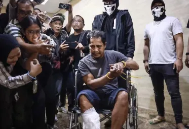 Bandar Sabu Taruh  Uang Sebesar Rp 16 M  di Depan Ruangan AKBP Didik