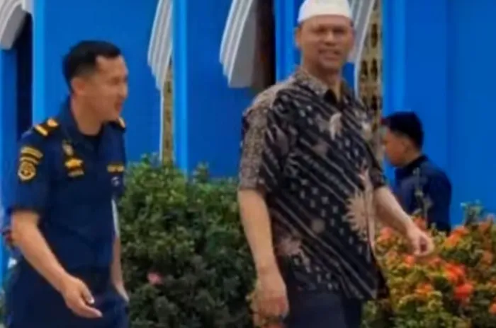 Video Seorang  Napi  Kasus Korupsi  Yang Nongkrong di Kafe Bareng Petugas Rutan Kendari Jadi Viral