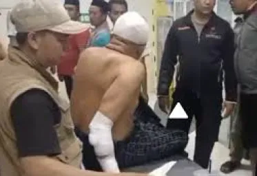 10 Orang Pelaku Pengeroyokan dan Pembacokan kades di Lumajang Diburu Polisi  