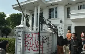 Kriminal Trauma Aksi Penjarahan, Uya Kuya Laporkan  Penyebaran  Hoaks Yang Tuding  Dia Punya 750 Dapur MBG