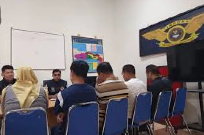 4 WNA Asal China Dideportasi Setelah Ambil Sampel Tanah Tambang di Gorontalo 