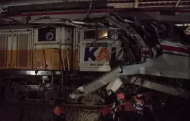 Nasional Kecelakaan KRL vs Argo Bromo di Bekasi Akibatkan 14 Penumpang Wanita Meninggal 