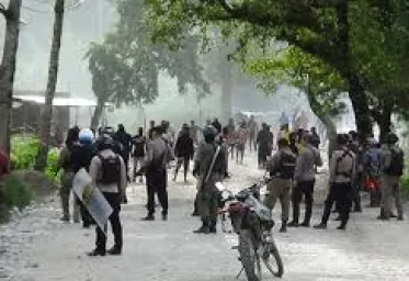 13 Orang Tewas 789 Mengungsi Saat Terjadi Perang Antar Suku di Wamena  