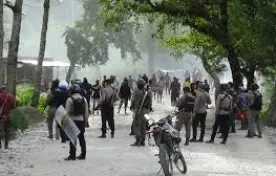 Nasional 13 Orang Tewas, 789 Mengungsi Saat Terjadi Perang Antar Suku di Wamena  