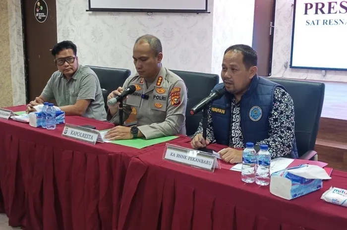 Tim Razia Narkoba Gabungan Jaring 13  Remaja  Diantaranya Anak Kepala Daerah dan Selebgram  Di Kota Pekanbaru 