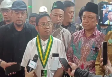 40 Ormas Islam Laporkan Ade ArmandoAbu JandaGrace Natalie Terkait  Soal JK